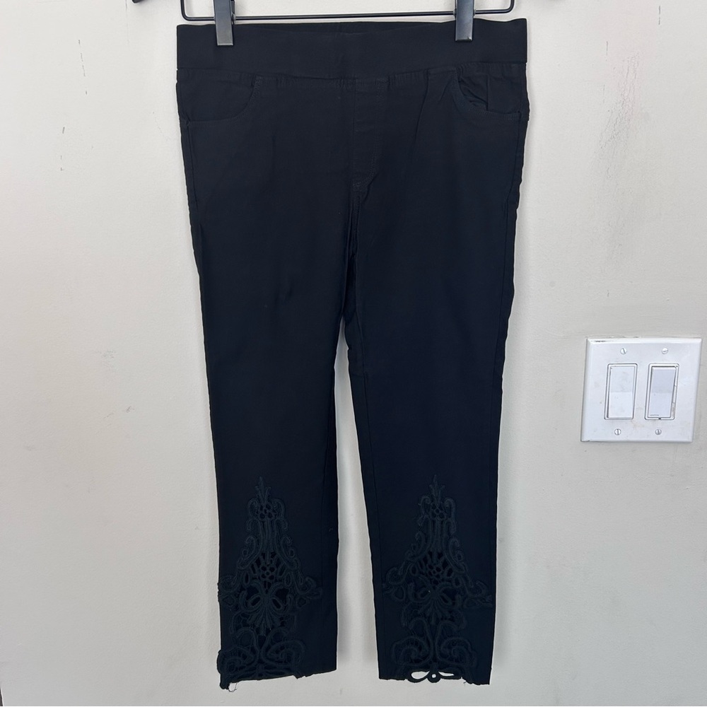 Hendi Black Lace Cropped Leggings Stretch.
Size XS S